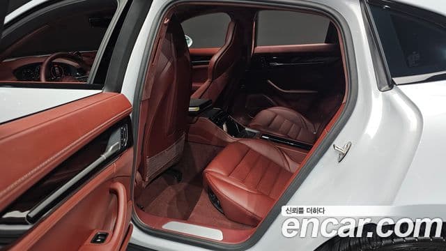 Porsche Panamera 2025 — ფოტო 11/20