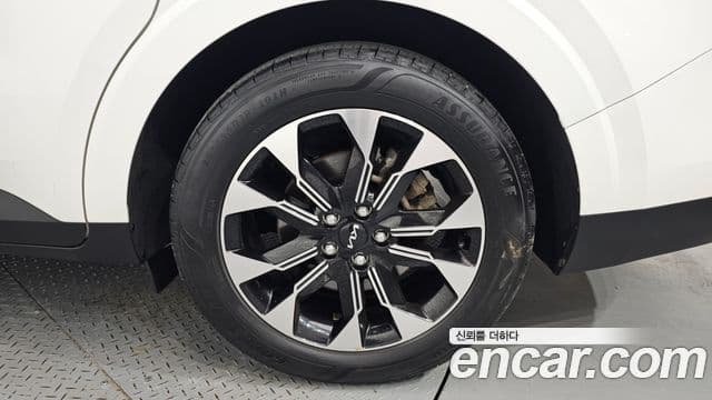 Kia Carnival 2023 — фото 5 из 20