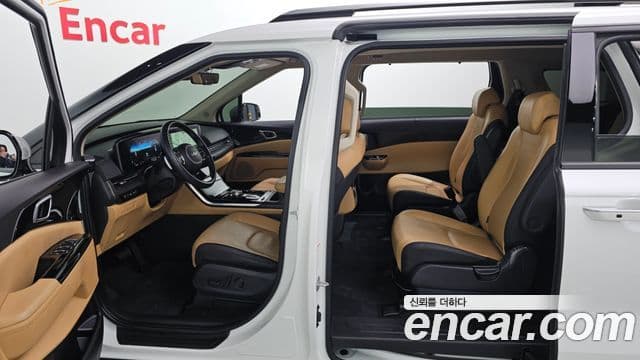 Kia Carnival 2023 — ფოტო 10/20