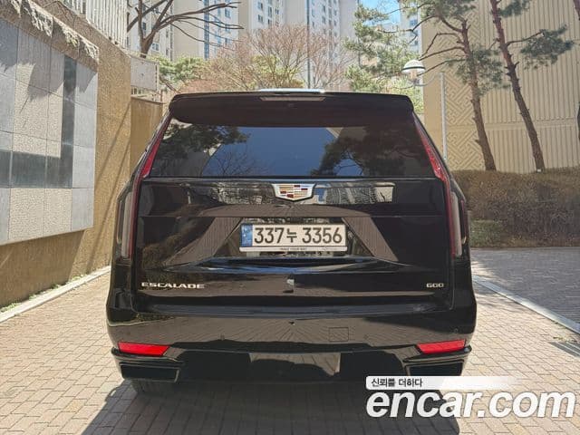Cadillac Escalade 2022 — фото 3 из 10