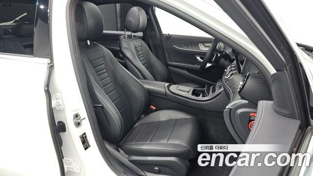 Mercedes-Benz E-Class 2021 — фото 8 из 20