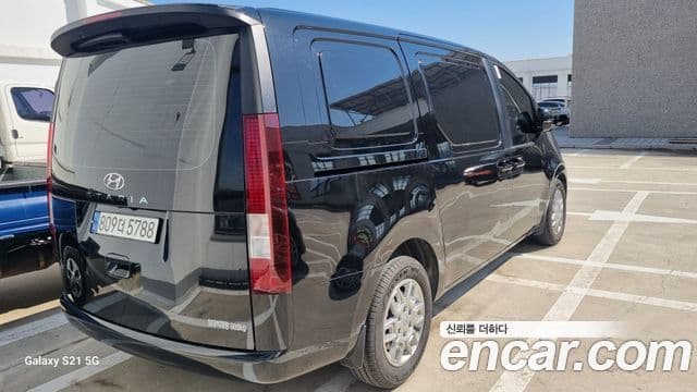Hyundai Staria 2023 — фото 2 из 20