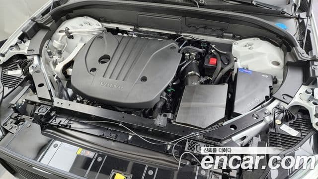 Volvo XC60 2025 — ფოტო 6/20