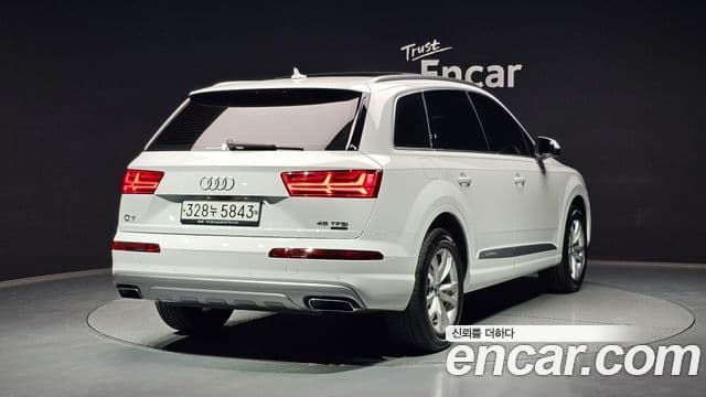 Audi Q7 2019 — фото 2 из 20