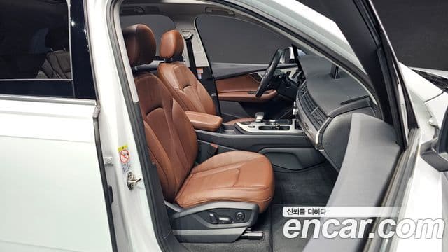 Audi Q7 2019 — Şəkil 10/20