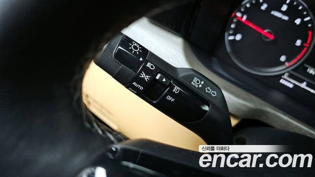 Kia Sorento 2023 — ფოტო 15/20