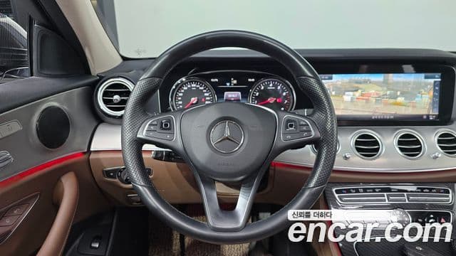 Mercedes-Benz E-Class 2018 — Şəkil 12/20