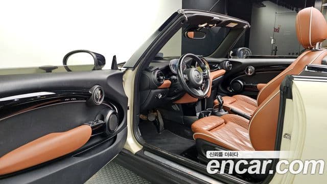 Mini Cooper S Convertible 2022 — фото 10 из 20