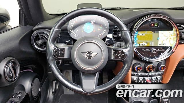 Mini Cooper S Convertible 2022 — ფოტო 13/20