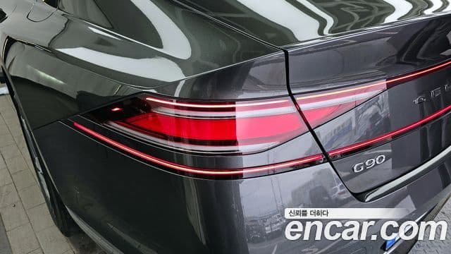 Genesis G90 2024 — Photo 30/33