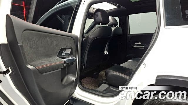 Mercedes-Benz GLB-Class 2021 — Фото 12/20