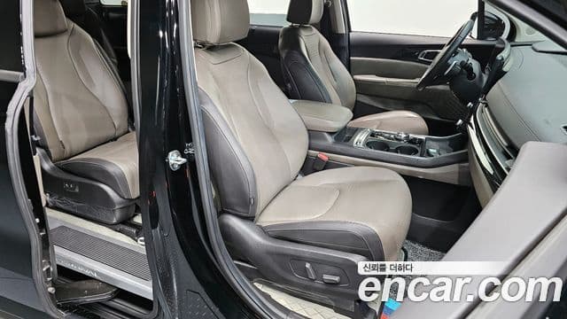 Kia Carnival 2023 — Фото 10/20