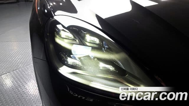 Porsche Cayenne 2022 — Photo 23/32