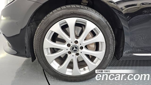 Mercedes-Benz E-Class 2018 — фото 5 из 20
