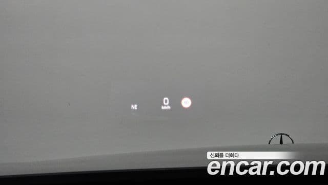 Mercedes-Benz E-Class 2018 — ფოტო 17/20