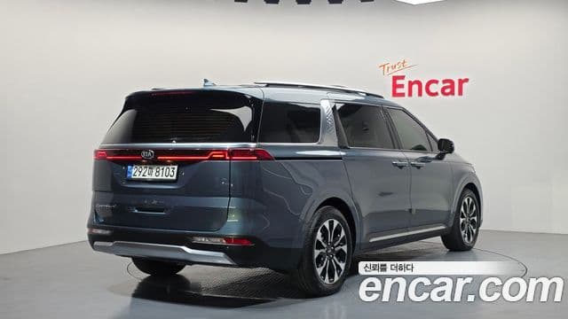 Kia Carnival 2021 — Фото 2/20