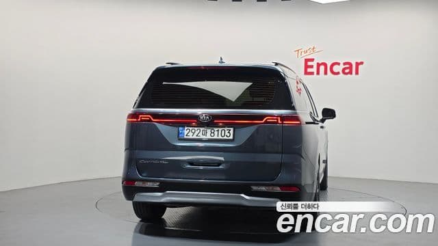 Kia Carnival 2021 — Фото 4/20