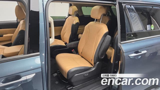 Kia Carnival 2021 — Фото 11/20