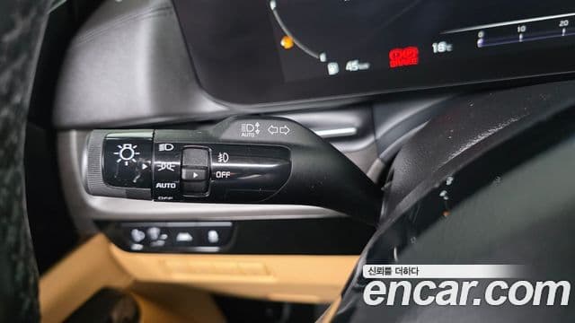 Kia Carnival 2021 — Фото 16/20
