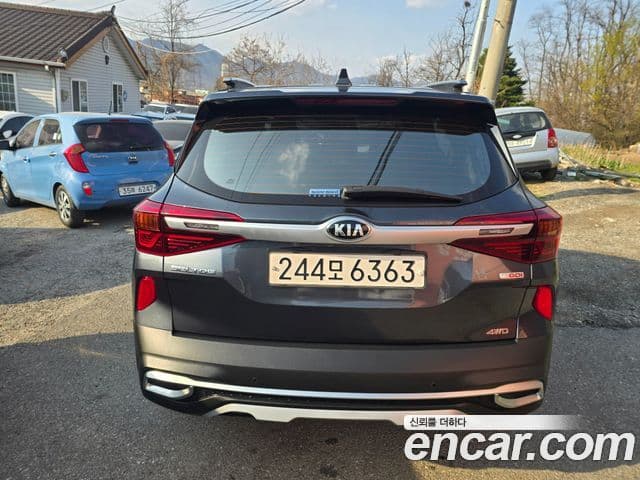 Kia Seltos 2020 — ფოტო 3/20