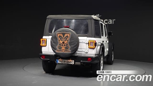 Jeep Wrangler 2021 — ფოტო 4/20