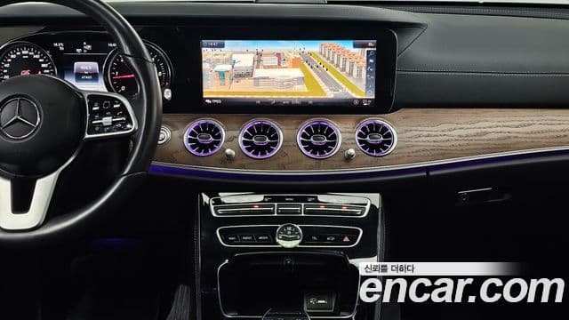 Mercedes-Benz E-Class 2020 — Фото 19/20