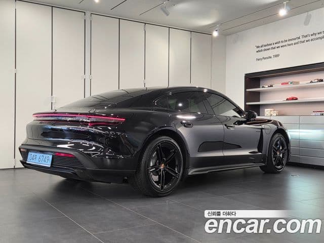 Porsche Taycan 2025 — ფოტო 14/20