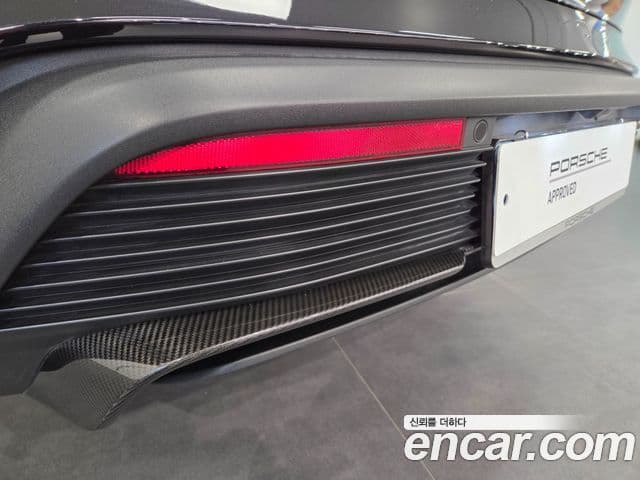 Porsche Taycan 2025 — ფოტო 5/20
