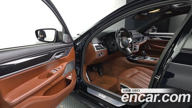 BMW 7 Series 2019 — ფოტო 10/20