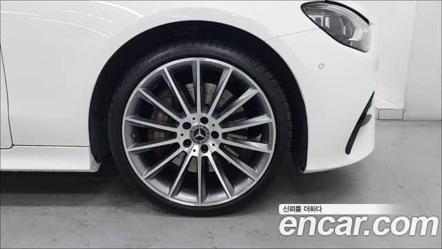 Mercedes-Benz E-Class, 2022