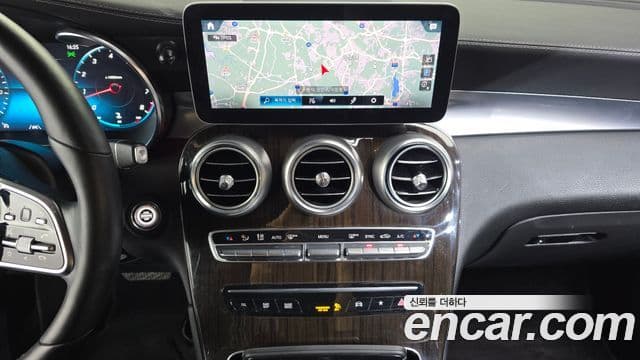 Mercedes-Benz GLC-Class 2020 — ფოტო 14/20
