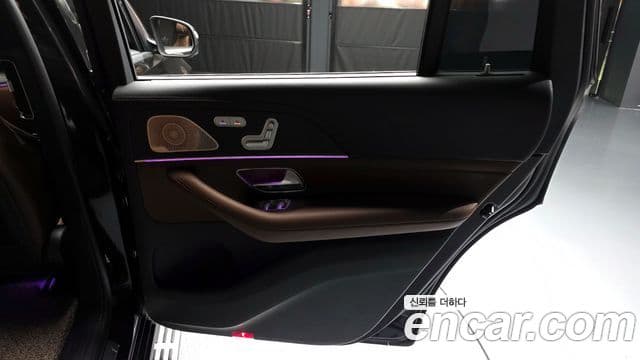 Mercedes-Benz GLS-Class 2025 — Photo 3/32
