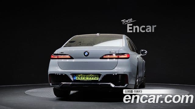 BMW 7 Series 2025 — Photo 12/31