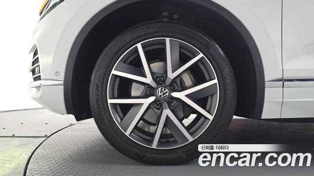 Volkswagen Touareg 2023 — Şəkil 5/20