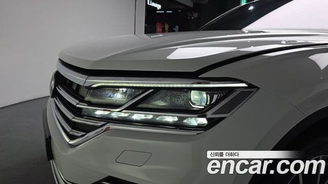 Volkswagen Touareg 2023 — Photo 15/35
