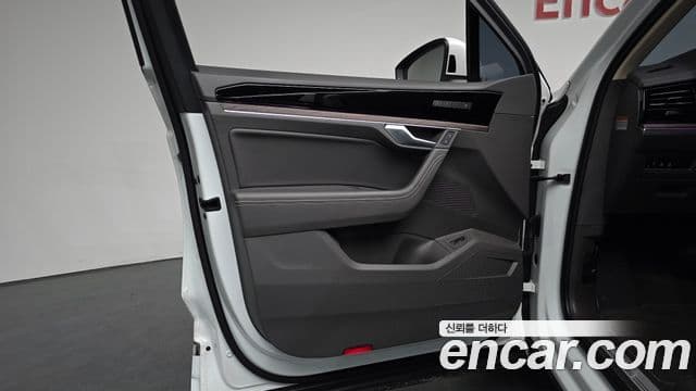 Volkswagen Touareg 2023 — Photo 23/35
