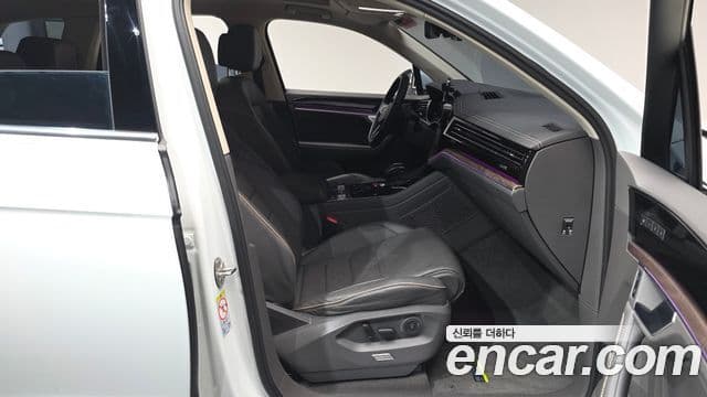 Volkswagen Touareg 2023 — Photo 16/35