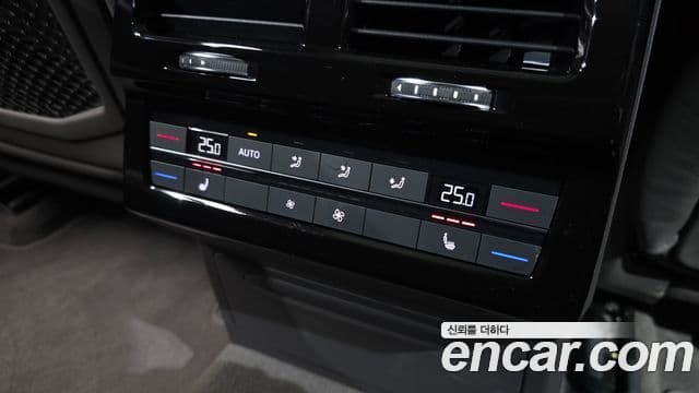 Volkswagen Touareg 2023 — Photo 5/35
