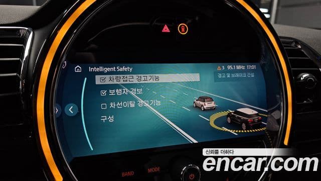 Mini Cooper Clubman 2021 — фото 14 из 20