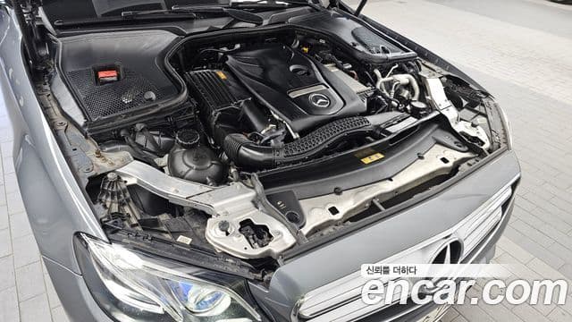 Mercedes-Benz E-Class 2019 — ფოტო 6/20