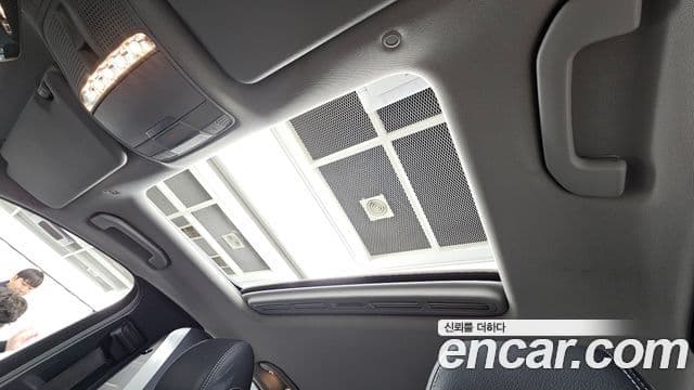 Mercedes-Benz E-Class 2019 — ფოტო 18/20