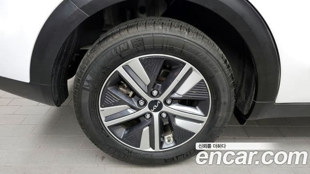 Kia Niro 2021 — фото 5 из 20