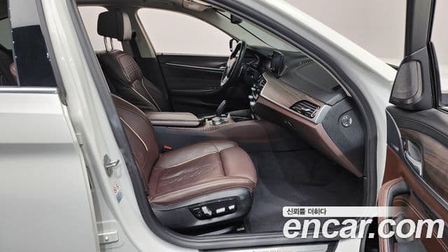 BMW 5 Series 2020 — Şəkil 11/20