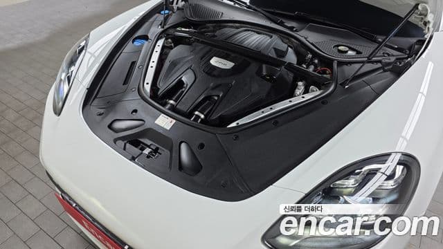 Porsche Panamera 2021 — ფოტო 6/20