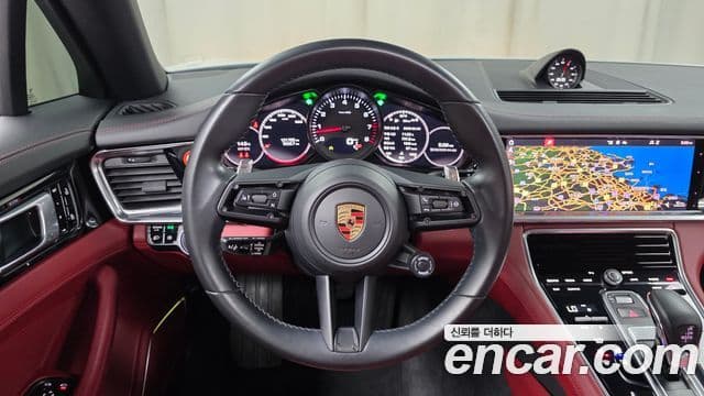 Porsche Panamera 2021 — ფოტო 13/20