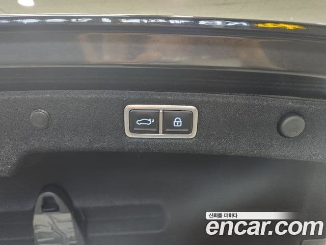 Hyundai Grandeur 2022 — ფოტო 19/20