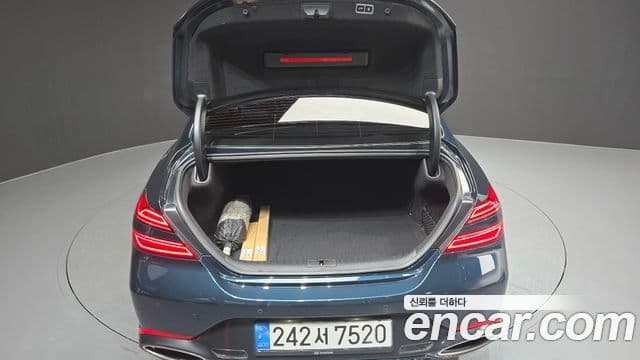 Genesis G70 2021 — ფოტო 2/33