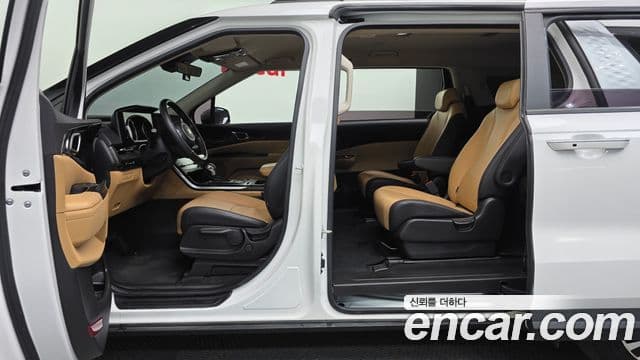 Kia Carnival 2021 — Şəkil 17/20
