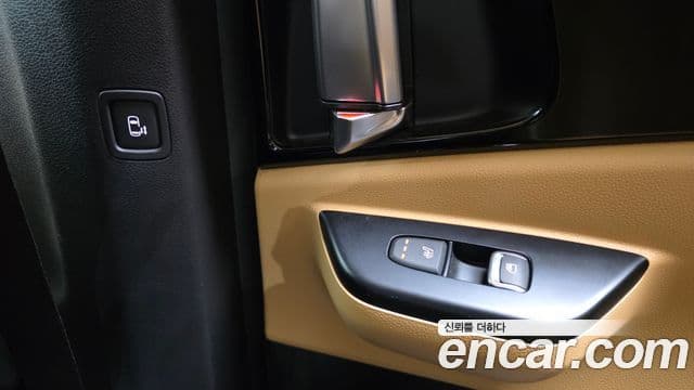 Kia Carnival 2021 — Şəkil 18/20