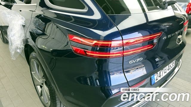 Genesis GV70 2024 — ფოტო 25/32